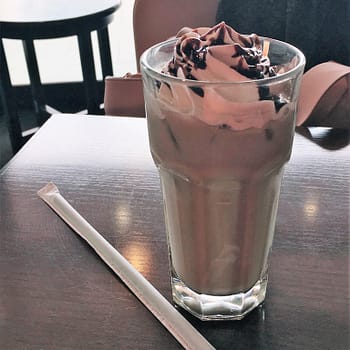 Coffee shop Tully's
